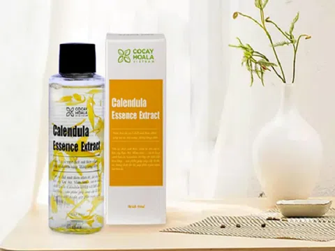 Dưỡng ẩm, ngừa mụn, sáng da, thu nhỏ lỗ chân lông, tất cả nằm trong chai nước thần mà bất kỳ cô gái nào cũng phải có trong túi xách