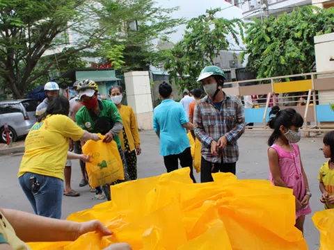 Bình Tây Food hỗ trợ thực phẩm cứu trợ cho người nghèo và người lao động mất việc làm do Covid - 19