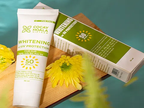 Hè tới, chẳng lo da sạm màu hay bắt nắng vì đã có kem chống nắng siêu lành tính lại còn kiêm luôn cả dưỡng da này!