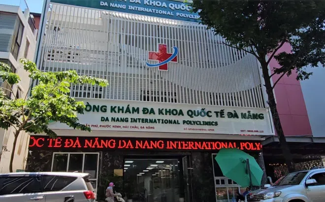 Bí mật về những người khoác áo blouse trong phòng khám tư giữa trung tâm Đà Nẵng