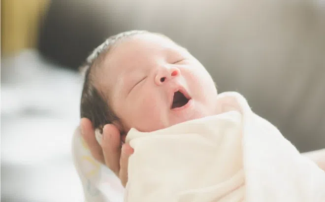 Chăm sóc đúng cách trẻ sơ sinh bị ho, sổ mũi
