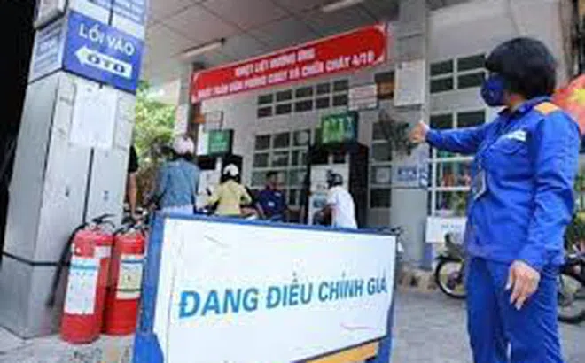 Giá xăng giảm xuống dưới 12.000 đồng/lít vào ngày mai?